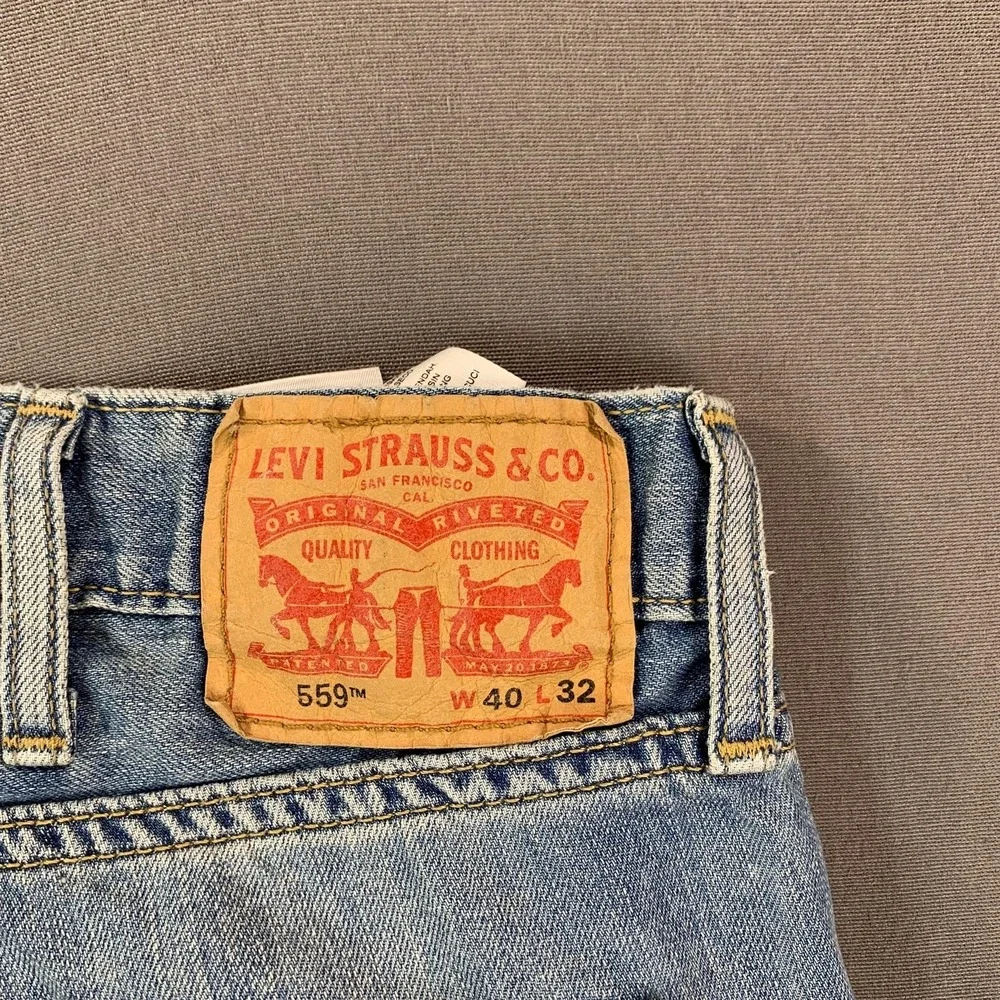 Levis 559 Jeans Mens 40x31 Blue Denim Relaxed Straight Leg Light‎ Wash Faded